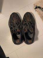 Yeezy’s 350, Zwart, Ophalen of Verzenden, Sneakers of Gympen, Zo goed als nieuw