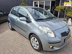 Toyota Yaris 1.3 VVTi 5-deurs *AUTOMAAT*, Gebruikt, 750 kg, 4 cilinders, Bedrijf
