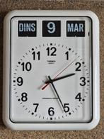 TWEMCO Kalenderklok analoog| Wit | Senioren klok | Dementie, Huis en Inrichting, Ophalen of Verzenden, Gebruikt, Wandklok
