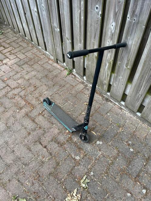 Custom stuntstep, Fietsen en Brommers, Steps, Zo goed als nieuw, Gewone step, Ophalen of Verzenden