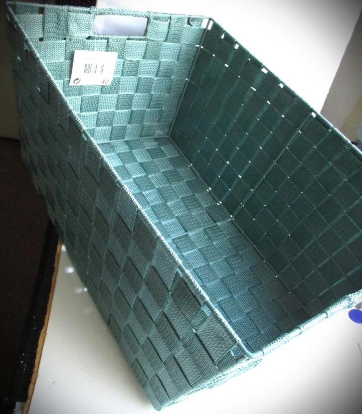 Mand~Groen~Stoffen mandje~Opbergmand~Gevlochten vierkant, Huis en Inrichting, Woonaccessoires | Schalen en Manden, Zo goed als nieuw