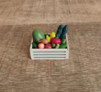 KRAT MET VERS FRUIT EN GROENTE VOOR POPPENHUIS 1:12, Ophalen of Verzenden, Nieuw, Overige materialen, Overige merken