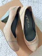 Elegante lederen pump maat 37 van YKX & Co, YKX & Co, Pumps, Beige, Ophalen of Verzenden