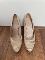 Lodi goud met creme pumps maat 38, Lodilovers@lodi.es, Beige, Polígono Industrial Campo Alto c/ Gran Bretaña, 156 A 03600 ELDA (Alicante)