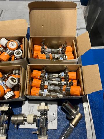Druk meters met en zonder tellers tbv zuurstoftanks beschikbaar voor biedingen
