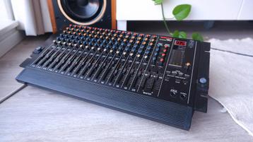 ≥ Tascam MM1 keyboard mixer - 20 kanalen / 4x stereo/ 16x mono