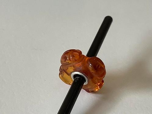Trollbeads Limited carved amber, kevers., Sieraden, Tassen en Uiterlijk, Bedels, Zo goed als nieuw, Trollbeads, 1 bedel, Ophalen of Verzenden