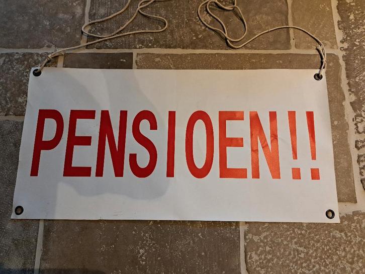 Banner pensioen te huur, Hobby en Vrije tijd, Feestartikelen | Verhuur, Zo goed als nieuw, Ophalen