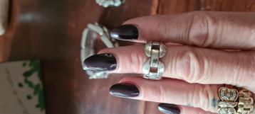 Buddha to Buddha ring. beschikbaar voor biedingen