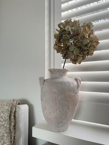 Aardewerk kruik beschikbaar voor biedingen