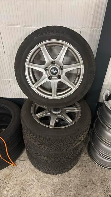 BMW 205 - 55 - R16 Winterbanden met velg beschikbaar voor biedingen