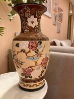 Grote Chinese vaas met prachtige kleuren , bloemen en vogels, Antiek en Kunst, Ophalen of Verzenden