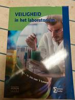 Veiligheid in het laboratorium boek, Boeken, Dr. H. Kramer et al., Zo goed als nieuw, Beta, HBO