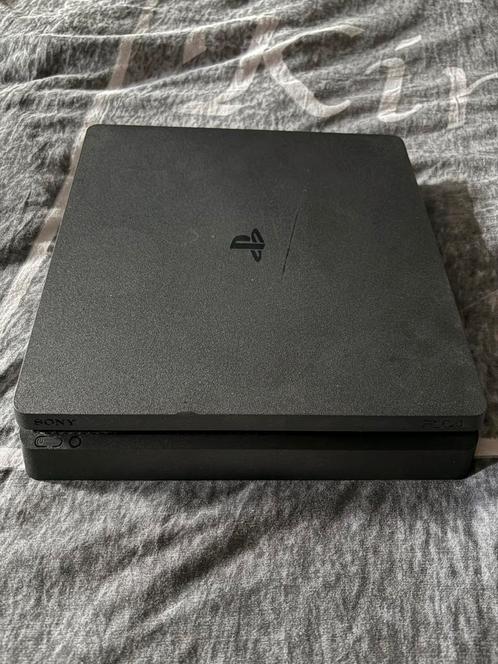PS4 Slim met 2 Controllers, Spelcomputers en Games, Spelcomputers | Sony PlayStation 4, Gebruikt, Slim, 500 GB, Met 2 controllers