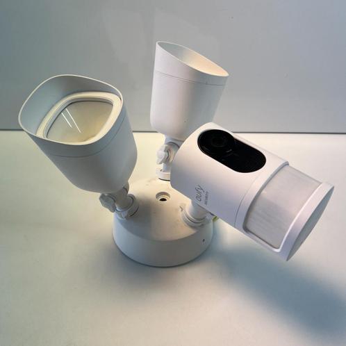 EUFY Floodlight camera 2k | Gebruikt, Audio, Tv en Foto, Videocamera's Digitaal, Gebruikt