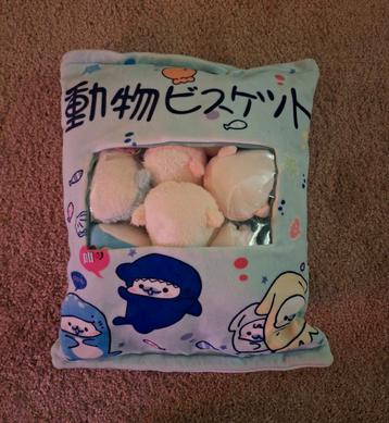 Zak met 8 kleine knuffeltjes  beschikbaar voor biedingen