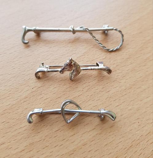 Ik heb nog 1 plastronspeld (zweep), Dieren en Toebehoren, Paardrijkleding, Zo goed als nieuw, Overige soorten, Ophalen