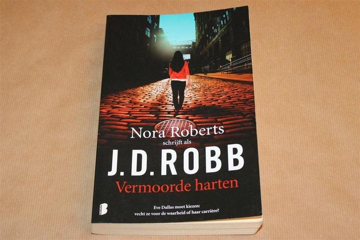 Vermoorde Harten — J.D. Robb [Nora Roberts], Boeken, Thrillers, Gelezen, Ophalen of Verzenden