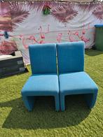 2 turquoise eetkamerstoelen op wieltjes, Gebruikt, Twee, Overige kleuren, Ophalen of Verzenden