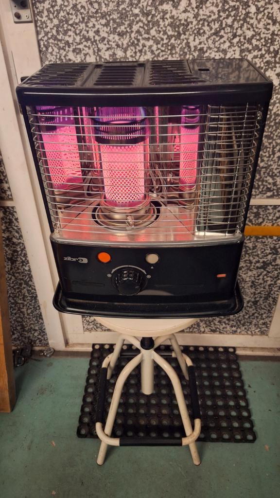 Zibro kachel zgan 🔥🔥, Huis en Inrichting, Kachels, Zo goed als nieuw, Petroleumkachel, Overige brandstoffen, Ophalen