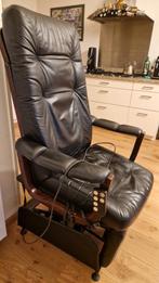 Gratis op te halen, een sta op stoel. Gebruikt., Huis en Inrichting, Fauteuils, Ophalen, Gebruikt, Leer, 50 tot 75 cm