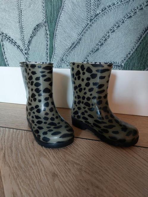 Regenlaarzen regenlaarsjes HEMA maat 22 panterprint groen, Kinderen en Baby's, Kinderkleding | Schoenen en Sokken, Gebruikt, Laarzen