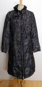 Aparte zwarte lange jas van Franse Fille des Sables! 40, Kleding | Dames, Verzenden, Zo goed als nieuw, Maat 38/40 (M), Zwart