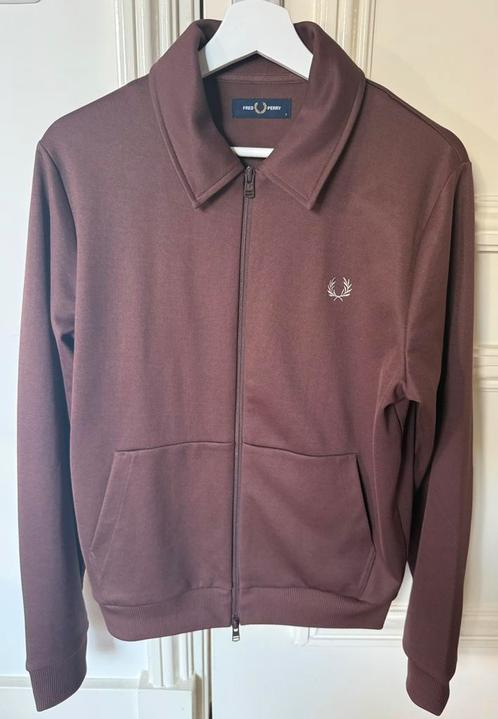 Nieuw Fred Perry vest – Maat S – Bruin – Ongebruikt, Kleding | Heren, Truien en Vesten, Nieuw, Maat 52/54 (L), Bruin, Ophalen of Verzenden