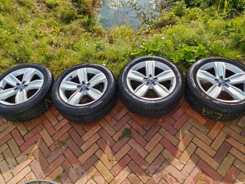 4x 17 inch Istanbul velgen met Pirelli winterbanden beschikbaar voor biedingen