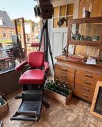 Antieke kappersstoel, uniek item! | Loods66, Ophalen, Gebruikt, Rood, Eén