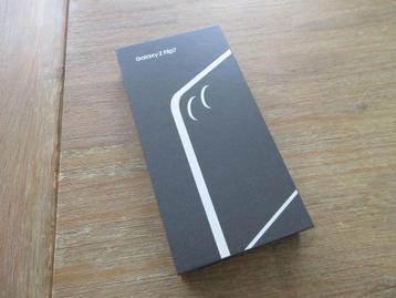 (Sealed + Factuur) Samsung Z Flip 7 512Gb Black Jet beschikbaar voor biedingen