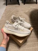 Adidas yeezy boost 350 bone maat 38, Kleding | Dames, Schoenen, Ophalen of Verzenden, Zo goed als nieuw, Sneakers of Gympen