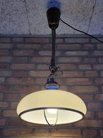 Vintage treklamp wit melkglas / bronskleurig, Huis en Inrichting, Lampen | Hanglampen, Glas, Vintage, Zo goed als nieuw, Ophalen