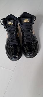 Air Jordan 1 Retro High Black Gold maat 40, Kleding | Dames, Schoenen, Zwart, Nike, Ophalen of Verzenden, Sneakers of Gympen