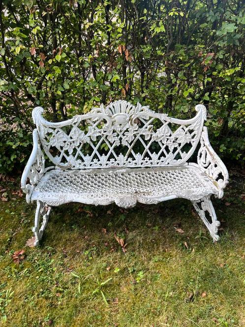 Tuinset 1 Bank, 2 Stoeltjes en 1 Tafeltje - Gegoten Metaal, Antiek en Kunst, Antiek | Meubels | Stoelen en Banken, Ophalen