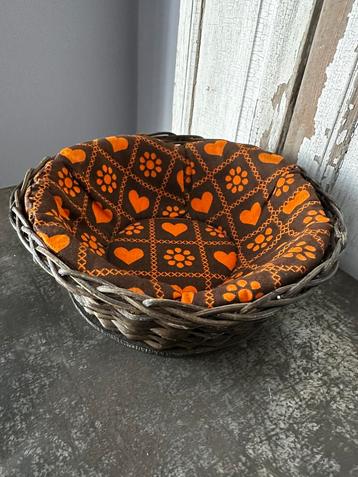 Vintage/retro broodmandje beschikbaar voor biedingen