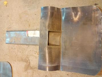 4x kiezelbak lood beschikbaar voor biedingen