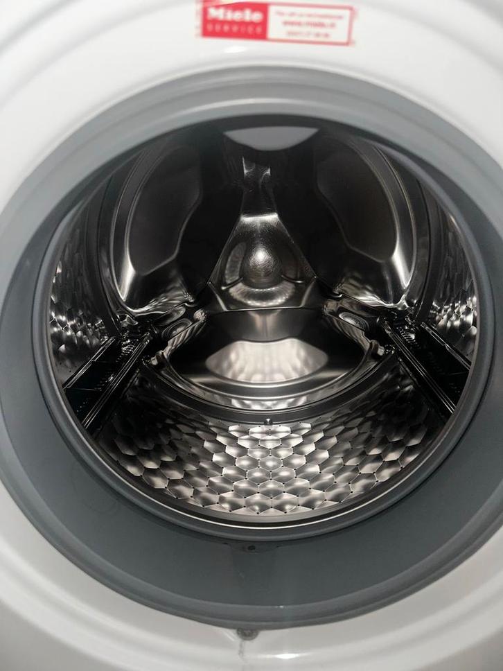 Miele W5821 SoftCare wasmachine - 7KG - 1600 toeren, Witgoed en Apparatuur, Wasmachines, Gebruikt, Voorlader, 6 tot 8 kg, 85 tot 90 cm