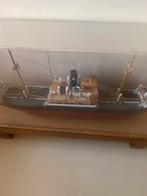 Handgemaakte Scheepsmaquette Stoomvrachtschip met Vitrine, Hobby en Vrije tijd, Modelbouw | Boten en Schepen, Ophalen of Verzenden