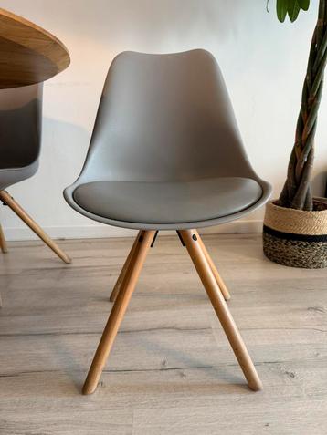 4 grijze kuipstoelen | eetkamerstoelen modern design beschikbaar voor biedingen