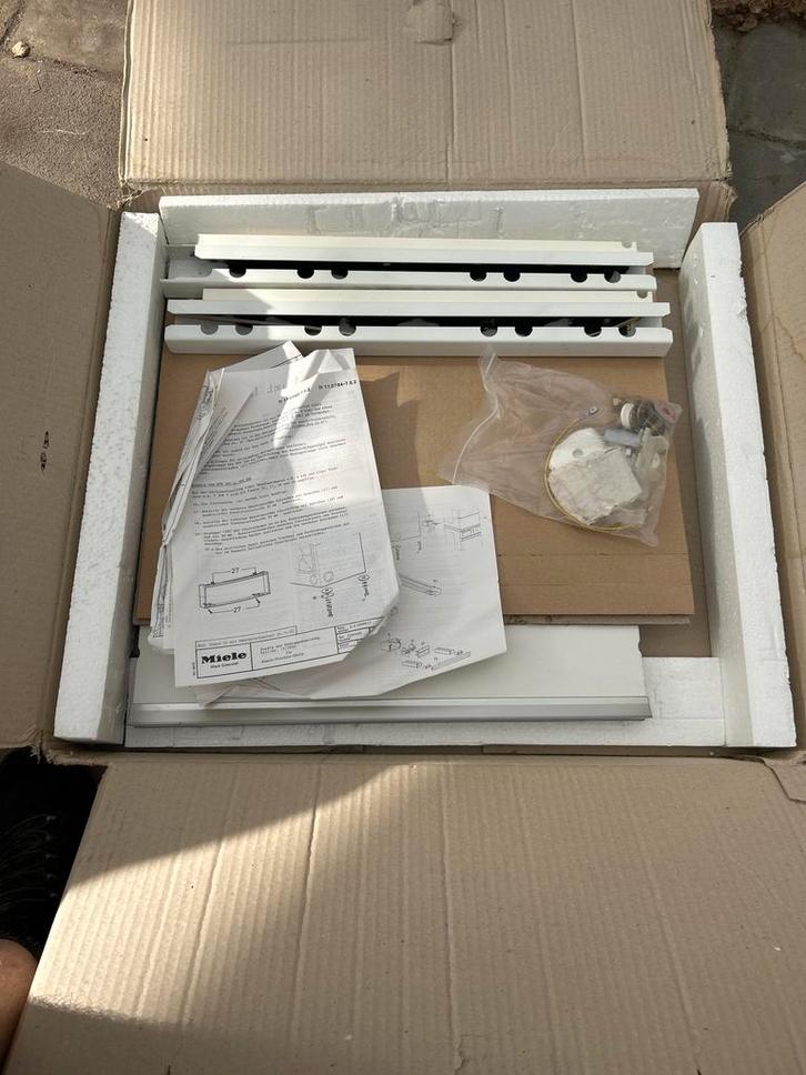 Miele WTV 302 Tussenstuk Wasmachine Droger - Nieuw!, Witgoed en Apparatuur, Onderdelen en Toebehoren, Nieuw, Ophalen