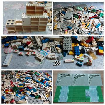 Partij Lego incl. wegen-, bouw- en space base platen beschikbaar voor biedingen