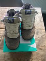 Nike SB Dunk Low Lobster - Maat 38, Kleding | Dames, Schoenen, Overige kleuren, Nike, Ophalen of Verzenden, Sneakers of Gympen