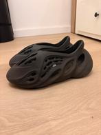 Yeezy Foam Runner - Maat 44,5 & 46, Kleding | Heren, Schoenen, Ophalen of Verzenden, Zo goed als nieuw, Zwart, Slippers
