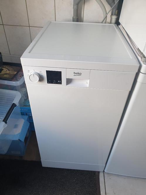 Beko vaatwasser 44,80 cm vrijstaand 2 jaar oud, Witgoed en Apparatuur, Vaatwasmachines, Zo goed als nieuw, Vrijstaand, 85 tot 90 cm