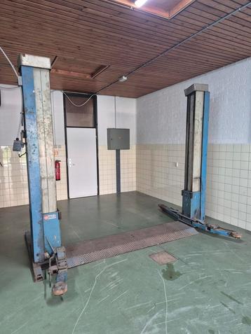 Ravaglioli 2 koloms hefbrug 2000kilo beschikbaar voor biedingen