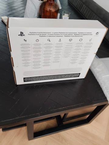 Orginele doos met verpakkings accessoires PlayStation 4 beschikbaar voor biedingen