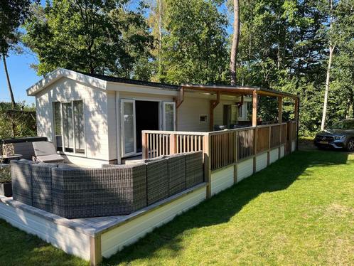 Luxe Chalet te koop - 12,10X4,27 - Bosbad Hoeven, Caravans en Kamperen, Stacaravans, tot en met 5, Ophalen