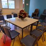 Mooie kunststof kantine stoelen (23x) + tafels (2x), Gebruikt, Blauw, Ophalen of Verzenden, Functioneel