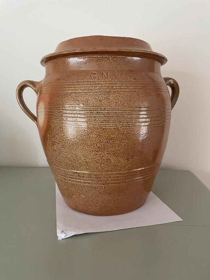 Franse grespot, met gerepareerde breuken., Antiek en Kunst, Antiek | Keramiek en Aardewerk, Ophalen of Verzenden